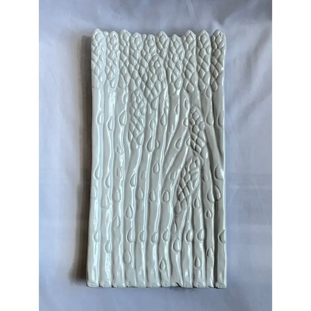 Set of 2 Asparagus Themed Serve Plates Perfect Condition